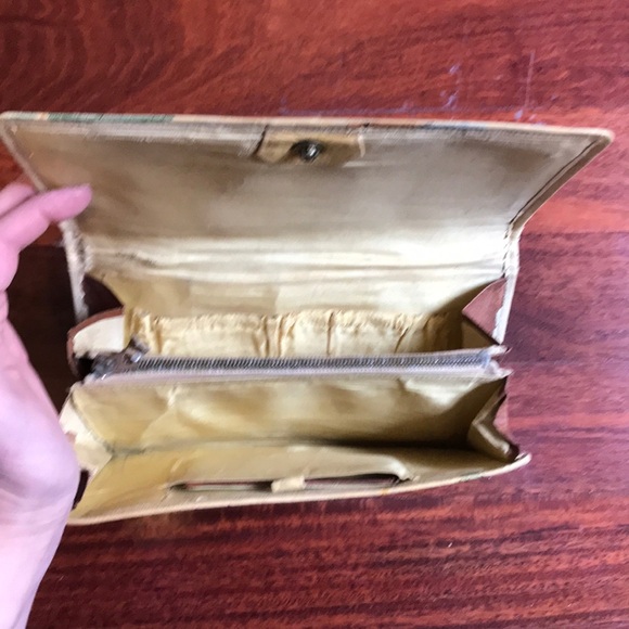 Vintage 1930’s Kidskin Clutch with Elephant Motif - Picture 4 of 8